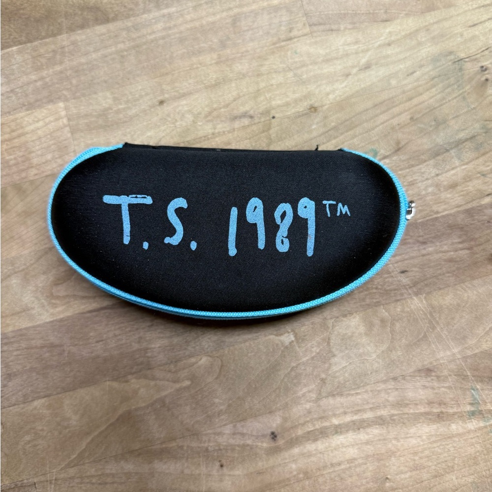 Taylor swift 1989 glasses case